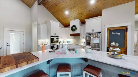 Kitchen - 206 Deer Trail Ln, Goliad, TX 77963 photo 3 of 4