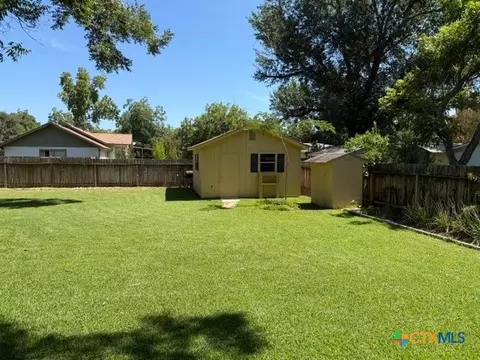 Exterior - 802 E 14th St, Cameron, TX 76520 photo 4 of 8