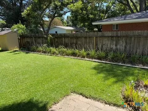Exterior - 802 E 14th St, Cameron, TX 76520 photo 3 of 8