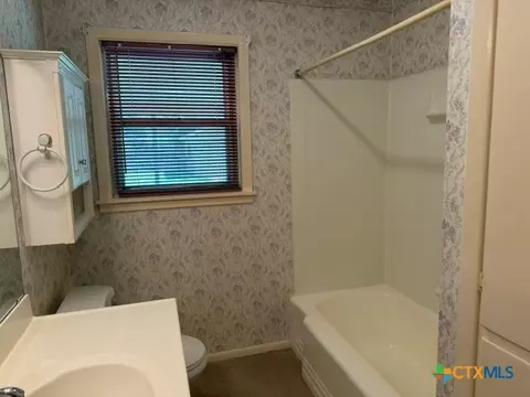 Bath - 802 E 14th St, Cameron, TX 76520 photo 1 of 1