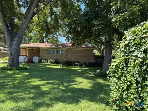 Exterior - 802 E 14th St, Cameron, TX 76520 photo 8 of 8