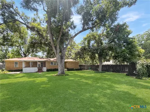 Exterior - 802 E 14th St, Cameron, TX 76520 photo 5 of 5