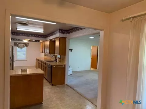 Entry Way - 802 E 14th St, Cameron, TX 76520 photo 1 of 1