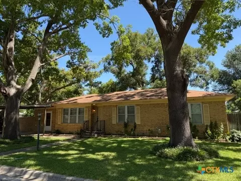 Exterior - 802 E 14th St, Cameron, TX 76520 photo 2 of 8