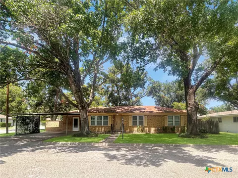 Exterior - 802 E 14th St, Cameron, TX 76520 photo 4 of 5