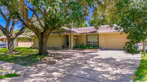504 Maplewood Dr, Victoria, TX 77901