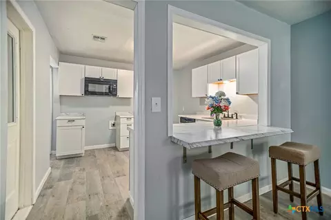 1610 E Rosebud Ave, Victoria, TX 77901