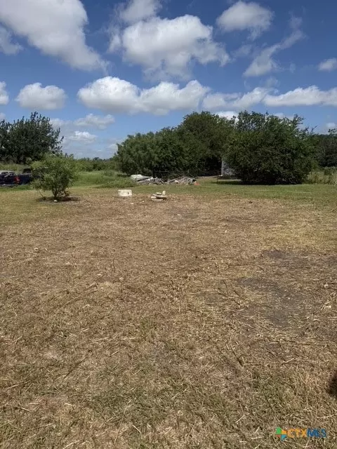 352 Stagecoach Hill Dr, Seguin, TX 78155