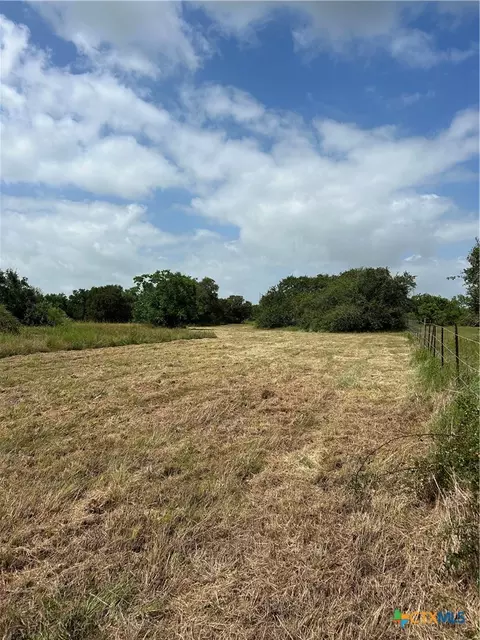 176 Loop Rd, Seadrift, TX 77983 photo 5
