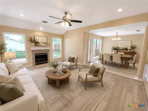 206 Belmoor Ln, Victoria, TX 77904