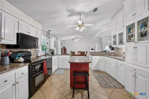 Kitchen - 317 Rae Ln, Jarrell, TX 76537 photo 3 of 3