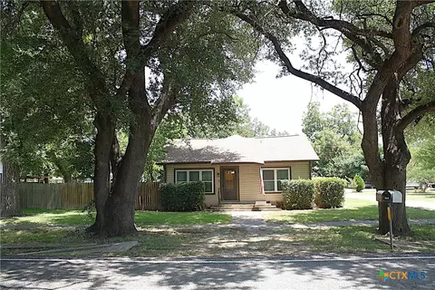 308 Josephine St, Holland, TX 76534