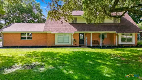 205 Yucca Dr, Victoria, TX 77904