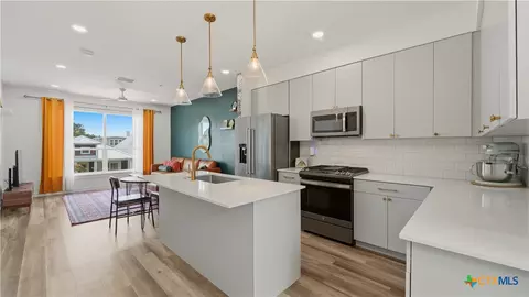653 Stadtbach St, New Braunfels, TX 78130