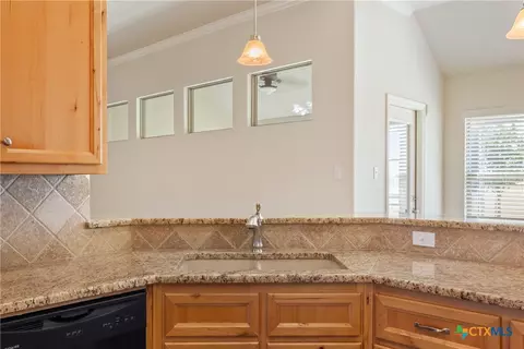 Kitchen - 10559 Hartrick Bluff Rd, Temple, TX 76502 photo 4 of 4
