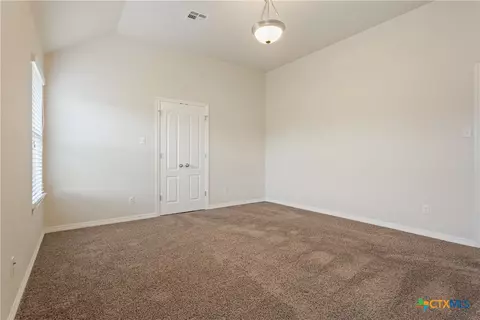 Bedroom - 10559 Hartrick Bluff Rd, Temple, TX 76502 photo 4 of 7