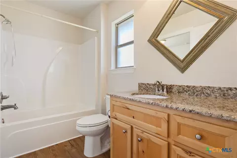 Bath - 10559 Hartrick Bluff Rd, Temple, TX 76502 photo 4 of 5