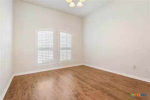 Living - 10559 Hartrick Bluff Rd, Temple, TX 76502 photo 4 of 4