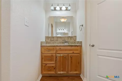 Bath - 10559 Hartrick Bluff Rd, Temple, TX 76502 photo 2 of 5