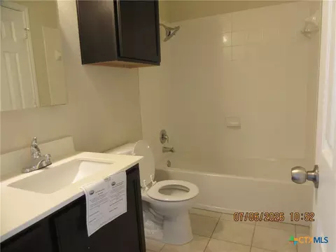 Bath - 1305 Blue Leaf Dr, Temple, TX 76502 photo 3 of 3