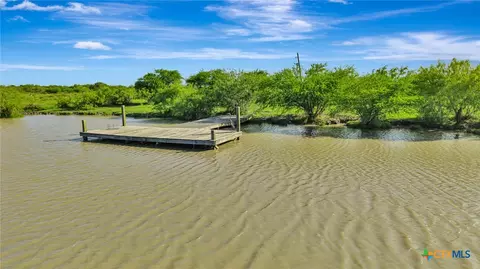 000 Sunray Rd, Victoria, TX 77905