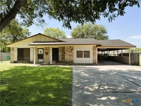 1505 E Polk Ave, Victoria, TX 77901