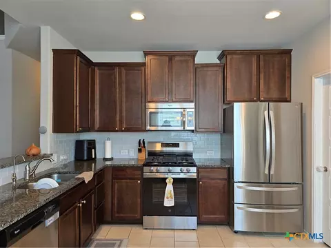Kitchen - 129 Diamondback Cv, Buda, TX 78610 photo 2 of 4