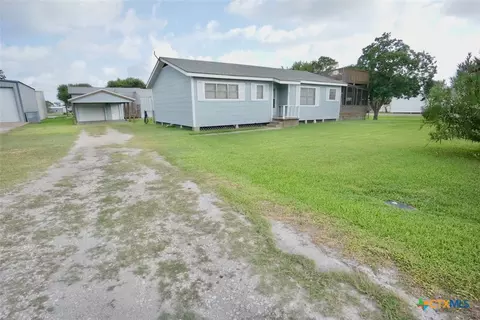 902 W Monroe Ave, Port O'connor, TX 77982