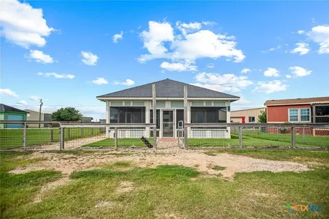 258 Alamo Beach Ave, Port Lavaca, TX 77979