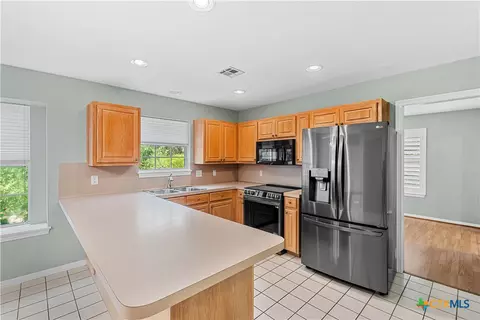 Kitchen - 10302 Rocking H Rd, Salado, TX 76571 photo 2 of 4