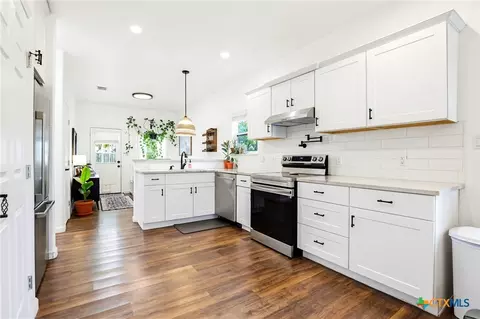 Kitchen - 303 Pine St, Luling, TX 78648 photo 1 of 1