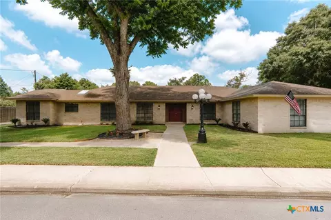 1801 N Main St, Victoria, TX 77901