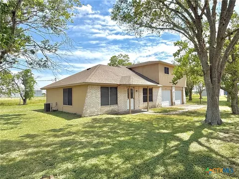 49 Villafranca Rd, Victoria, TX 77904