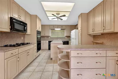 605 E Mary Jane Dr, Killeen, TX 76541