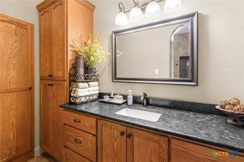 Bath - 166 Post Oak Bnd, Inez, TX 77968 photo 3 of 6