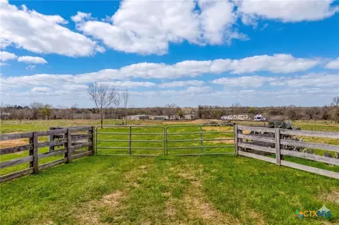 839 Smith Rd, Rockdale, TX 76567