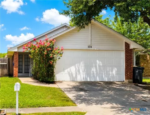 104 Waterford Dr, Victoria, TX 77901