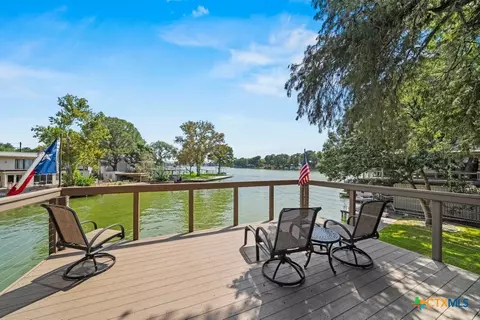 107 Palmkey St, Mcqueeney, TX 78123