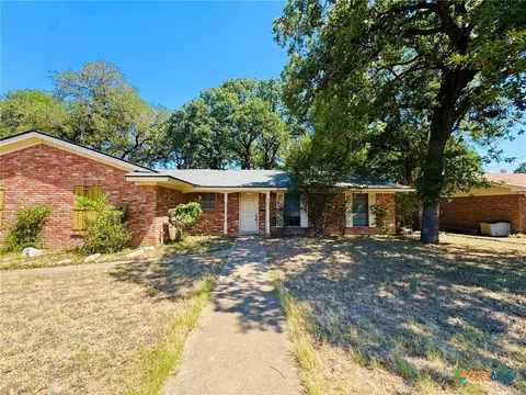 2405 Osage Rd, Gatesville, TX 76528