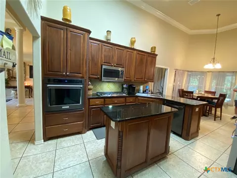 Kitchen - 210 Ranchgate Trl, Mcgregor, TX 76657 photo 1 of 2