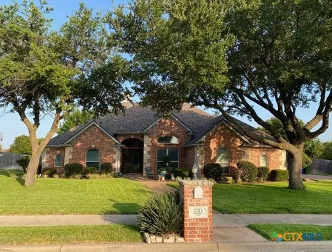 Exterior - 210 Ranchgate Trl, Mcgregor, TX 76657 photo 2 of 7