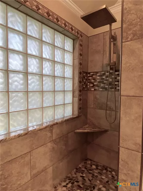 Bath - 210 Ranchgate Trl, Mcgregor, TX 76657 photo 4 of 5