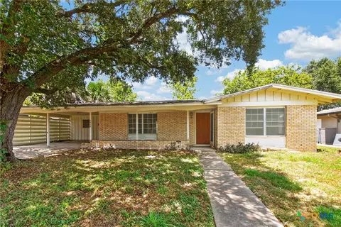 1814 Bon Aire Ave, Victoria, TX 77901