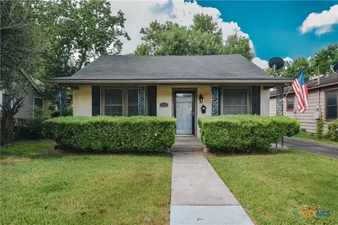 1705 E Power Ave, Victoria, TX 77901