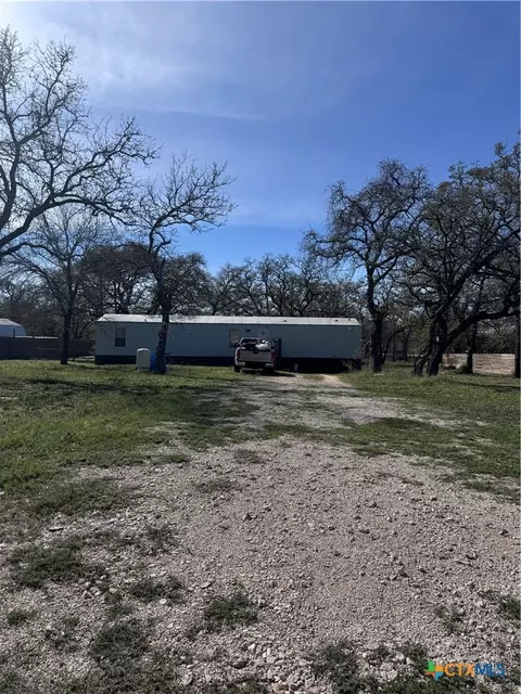820 County Road 429, Stockdale, TX 78160