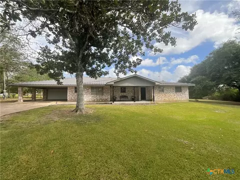 1672 Fm 318, Hallettsville, TX 77964