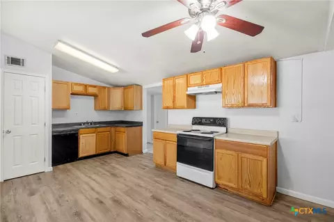 810 Evergreen Dr, Killeen, TX 76541