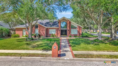 107 Tournament Dr, Victoria, TX 77904