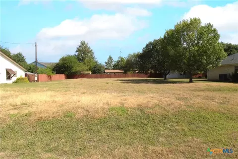 644 Horseshoe Falls Dr, Canyon Lake, TX 78133