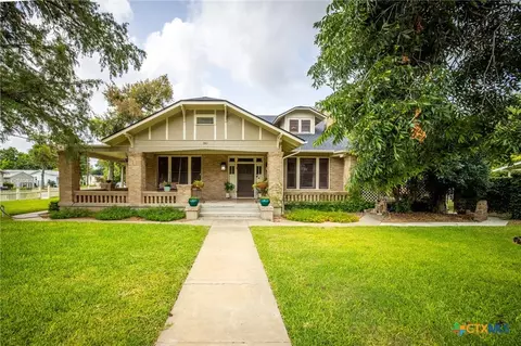 390 S Guenther Ave, New Braunfels, TX 78130